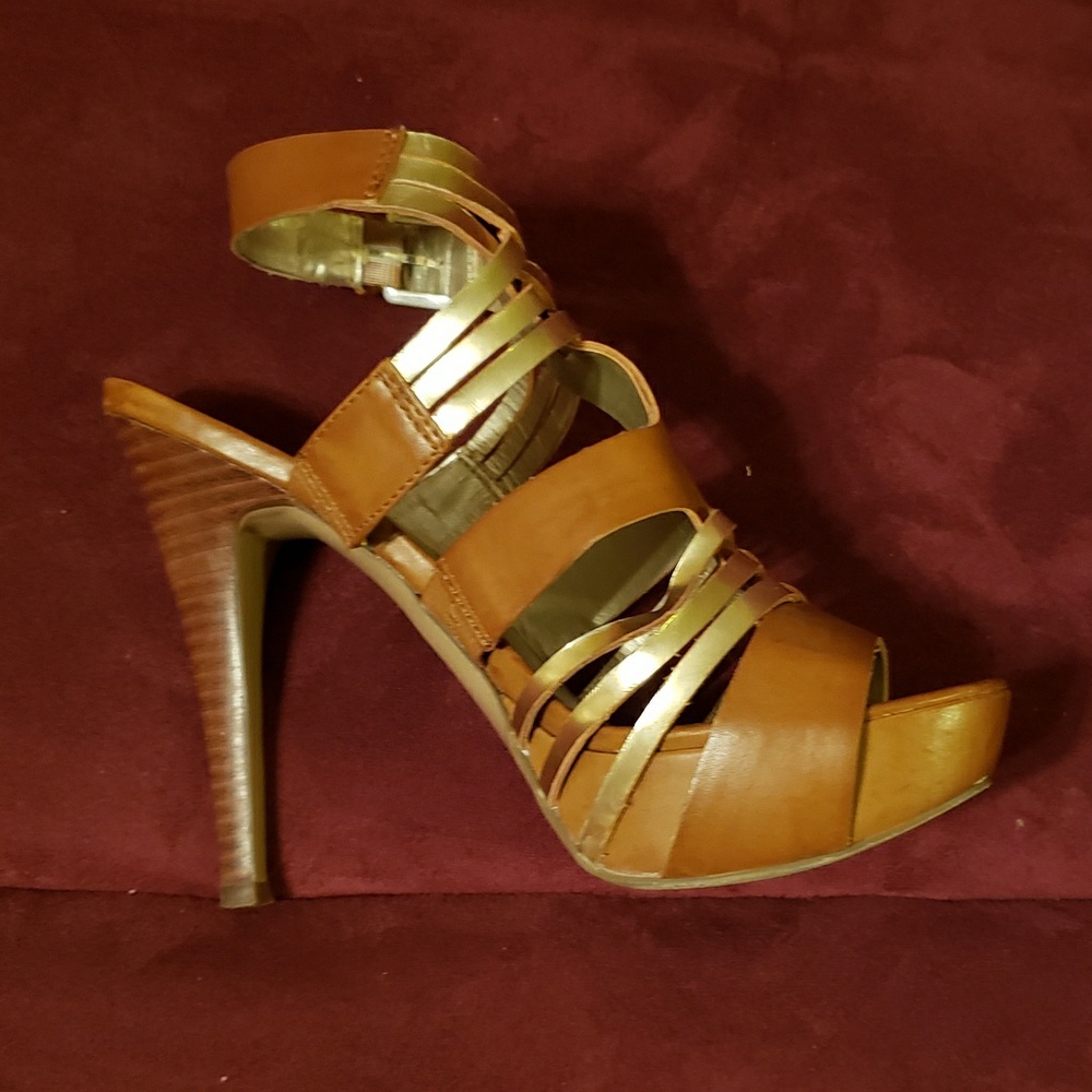Leather Guess Gold and Brown Heels - 7